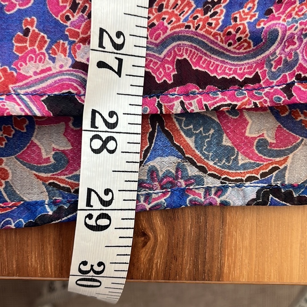 Meghan Fabulous Gently used Excellent Condition Size M
Bright Color’s
27A - Picture 6 of 13